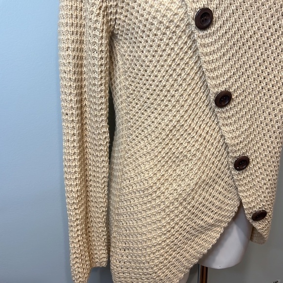✨HOST PICK✨ Women’s Button Sweater - Picture 9 of 11